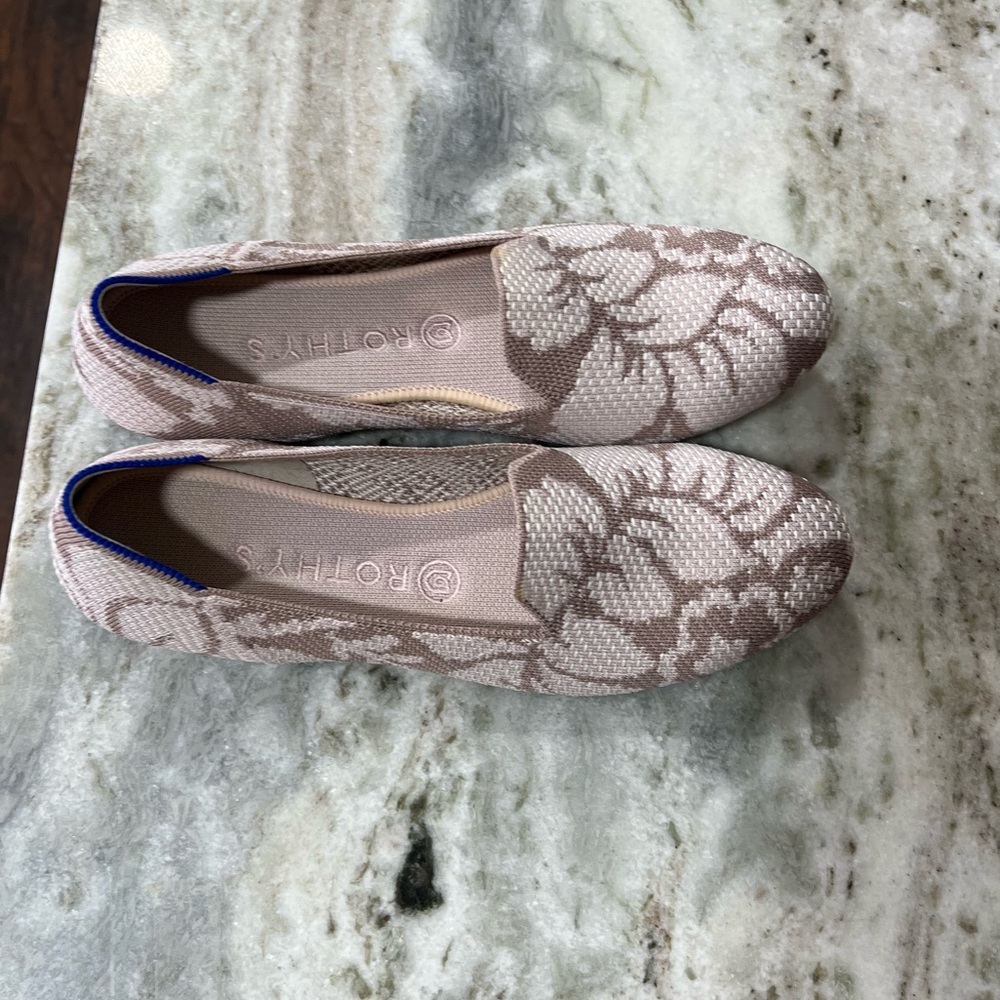 Retired Rothy’s petal grey loafers